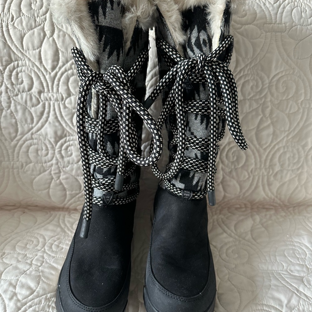 Pendleton Women's Navy Wool Winter Boots